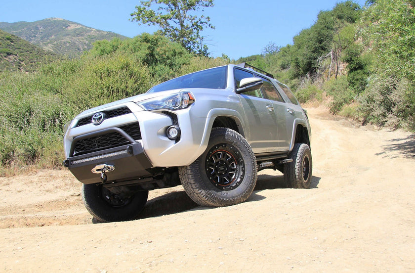 Pro Comp 2.5'' Leveling Kit 03-22 Toyota 4Runner & 05-21 Tacoma